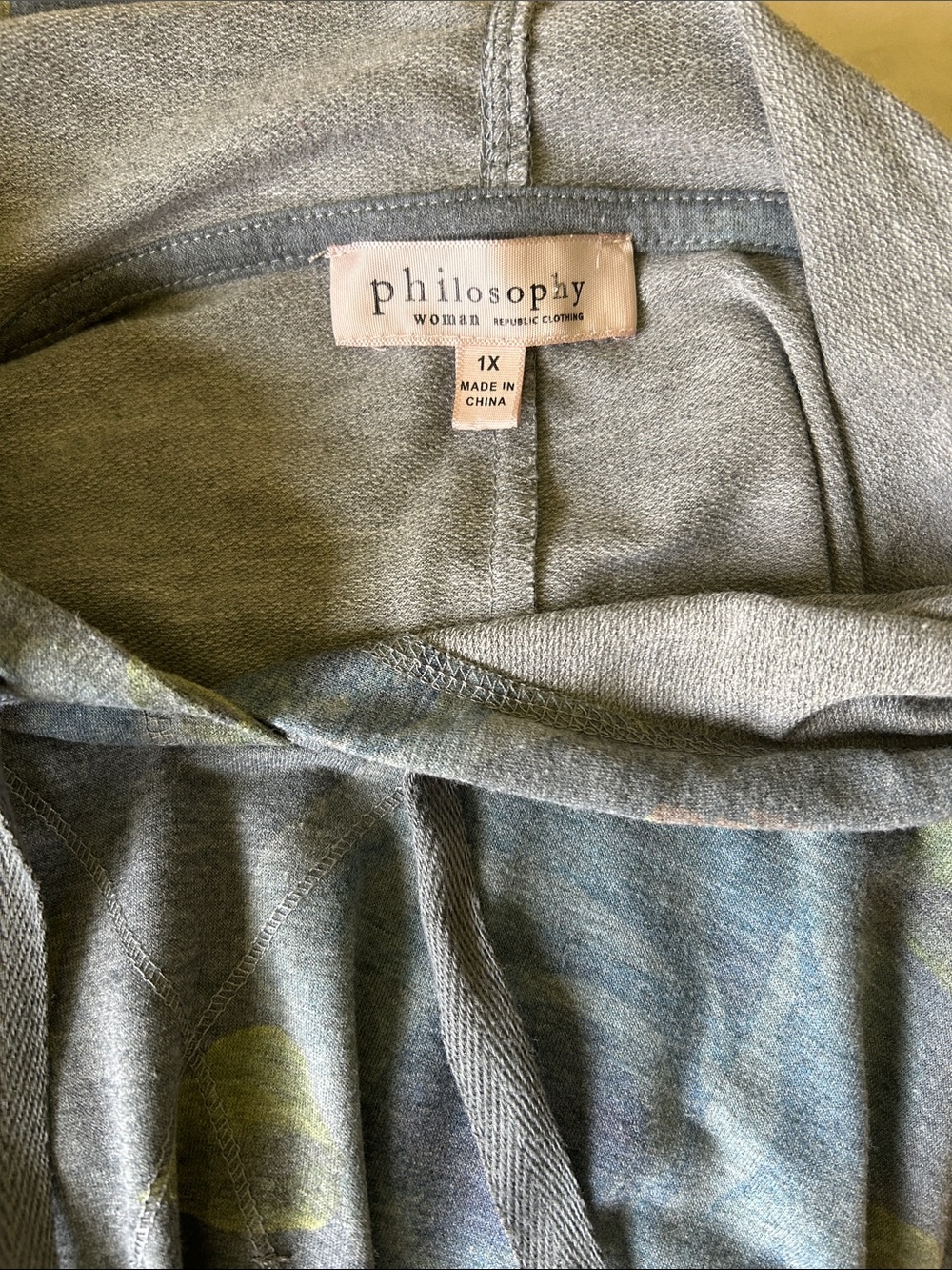Philosophy Woman Blue Floral Lightweight Hooded Tunic with Ruffle Pockets - Picture 3 of 4